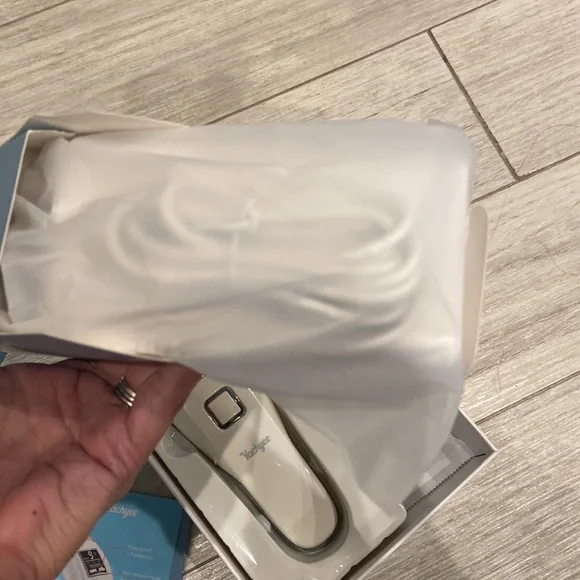 Yachyee IPL Hair Removal Device w Ice Cool Function for Women and Men Permanent - Picture 9 of 10